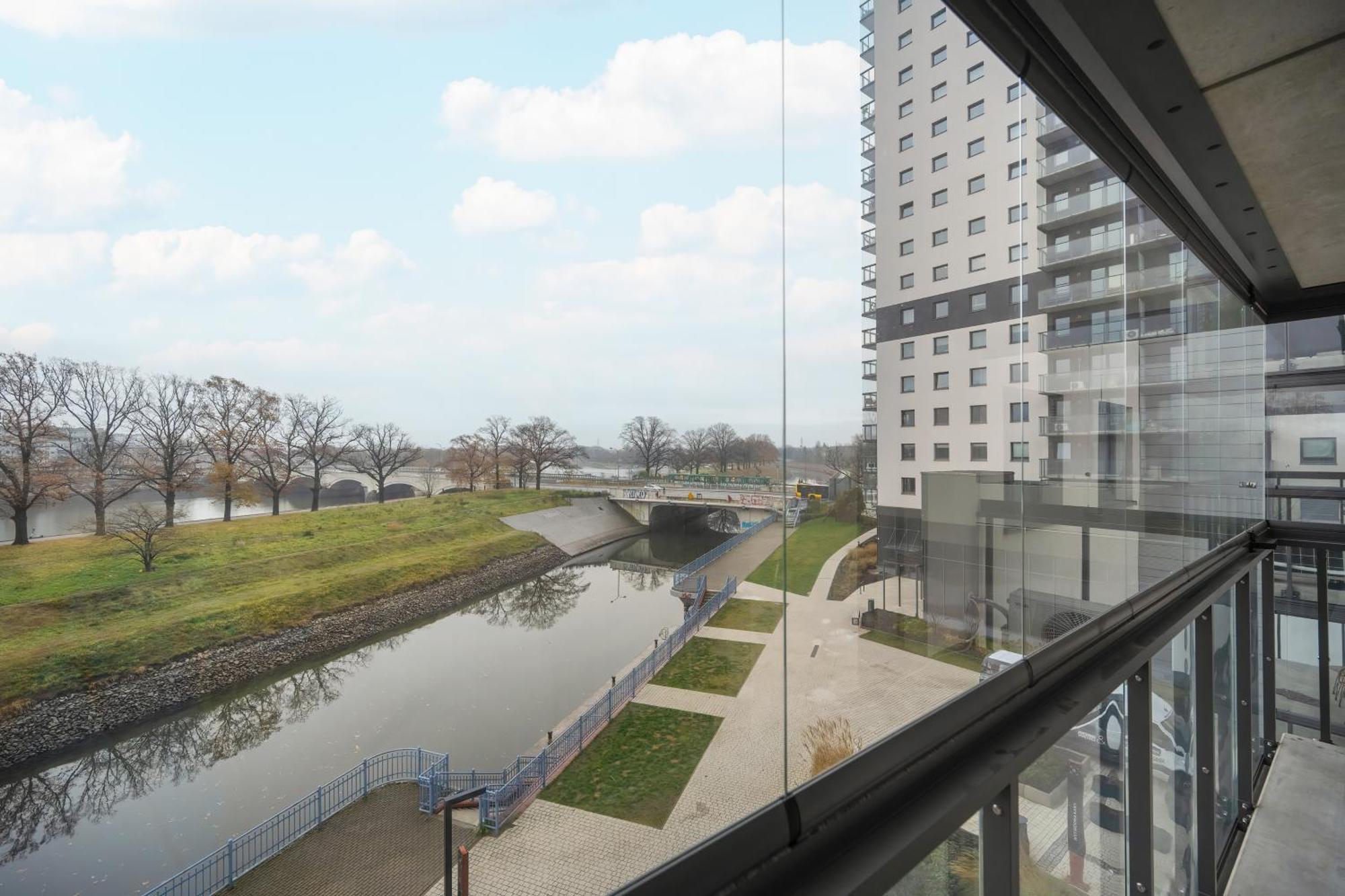 Ekskluzywne Browary Wroclawskie Z Klimatyzacja I Parkingiem By Renters Prestige Appartamento