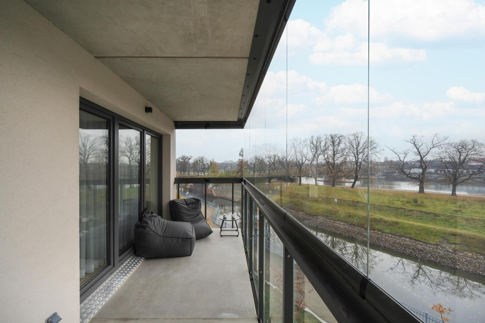 Apartment Ekskluzywne Browary Wroclawskie Z Klimatyzacja I Parkingiem By Renters Prestige Breslau