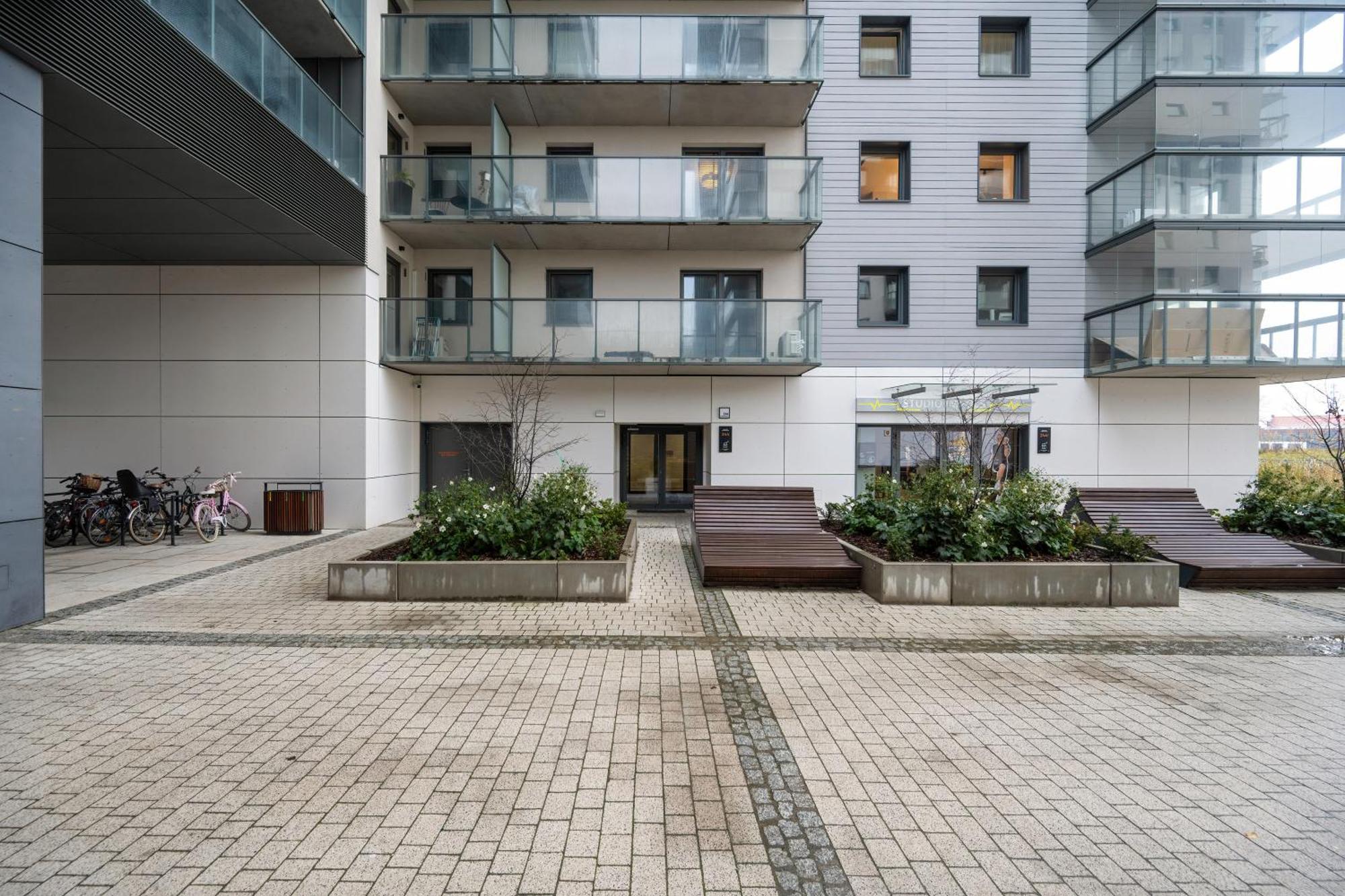 Ekskluzywne Browary Wroclawskie Z Klimatyzacja I Parkingiem By Renters Prestige Apartment