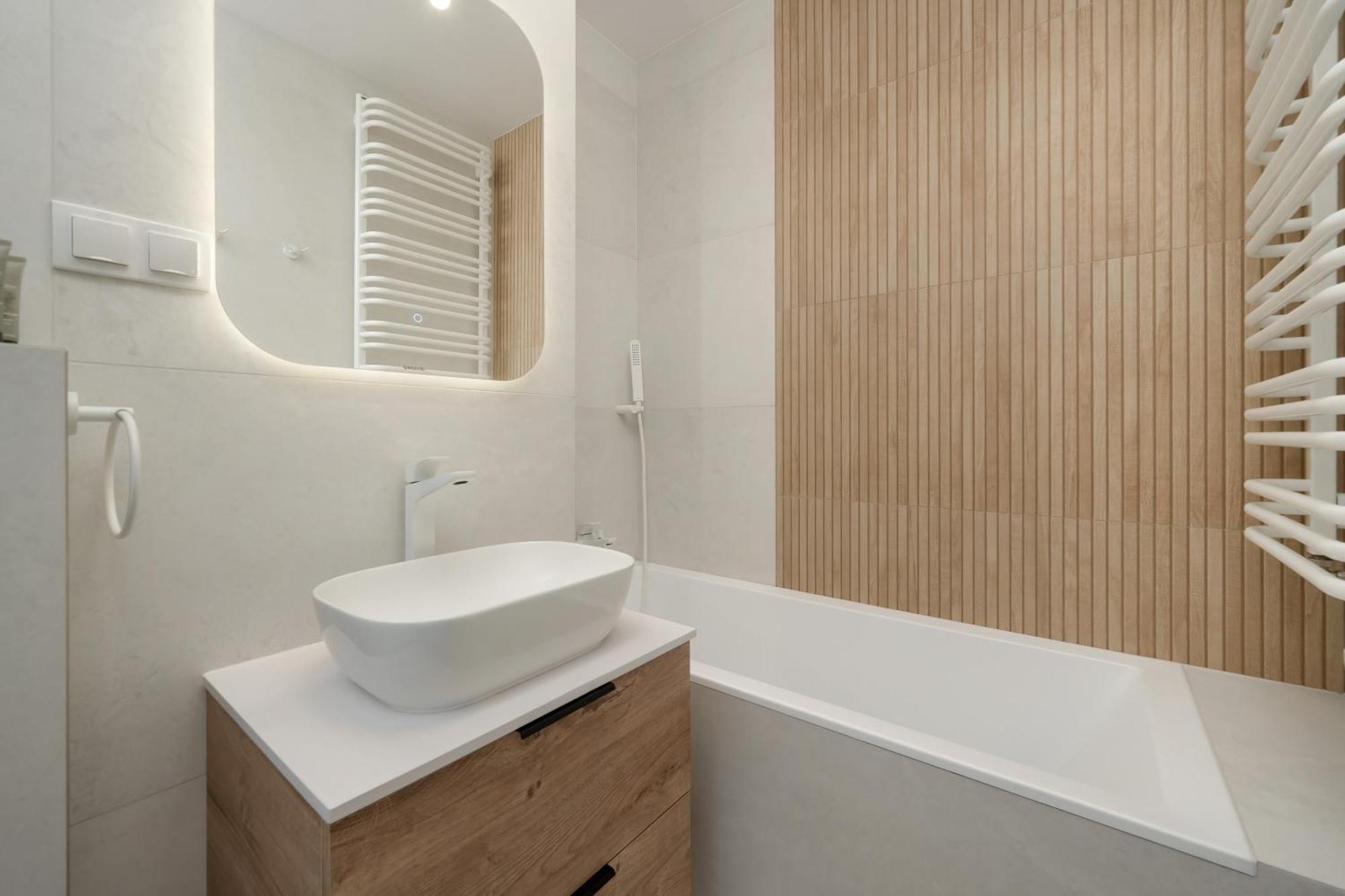 Ekskluzywne Browary Wroclawskie Z Klimatyzacja I Parkingiem By Renters Prestige Apartment *